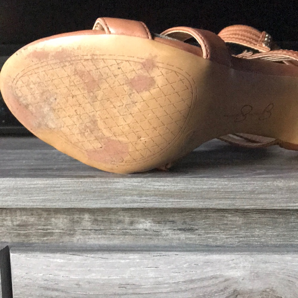 Heels - Picture 4 of 4